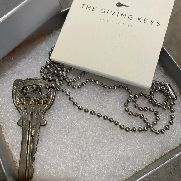 NWT PEACE 🗝Giving Key🗝 see pic for measurements and all the angles!! - Picture 2 of 5